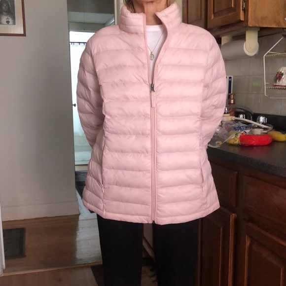 Brand new Never Worn Women light weight Puffer jacket light pink size M - Picture 6 of 9